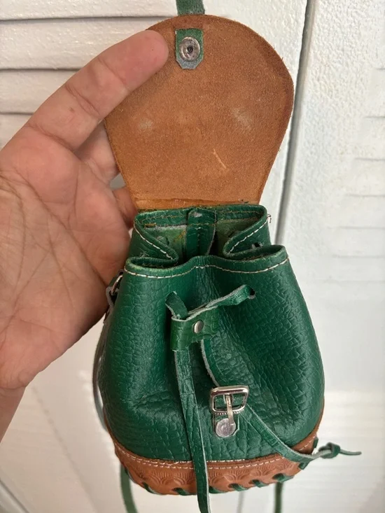 Vintage Handmade Nicaragua Green & Tan Leather Mini Drawstring Bag β One Size - Picture 6 of 8